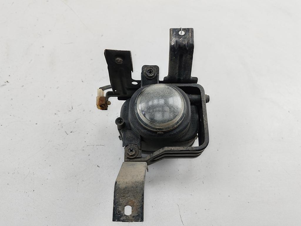 фара противотуманная левая Mitsubishi Carisma 1998, 1.8 л., бензин, АКПП, зелёный, седан, 145631-00
