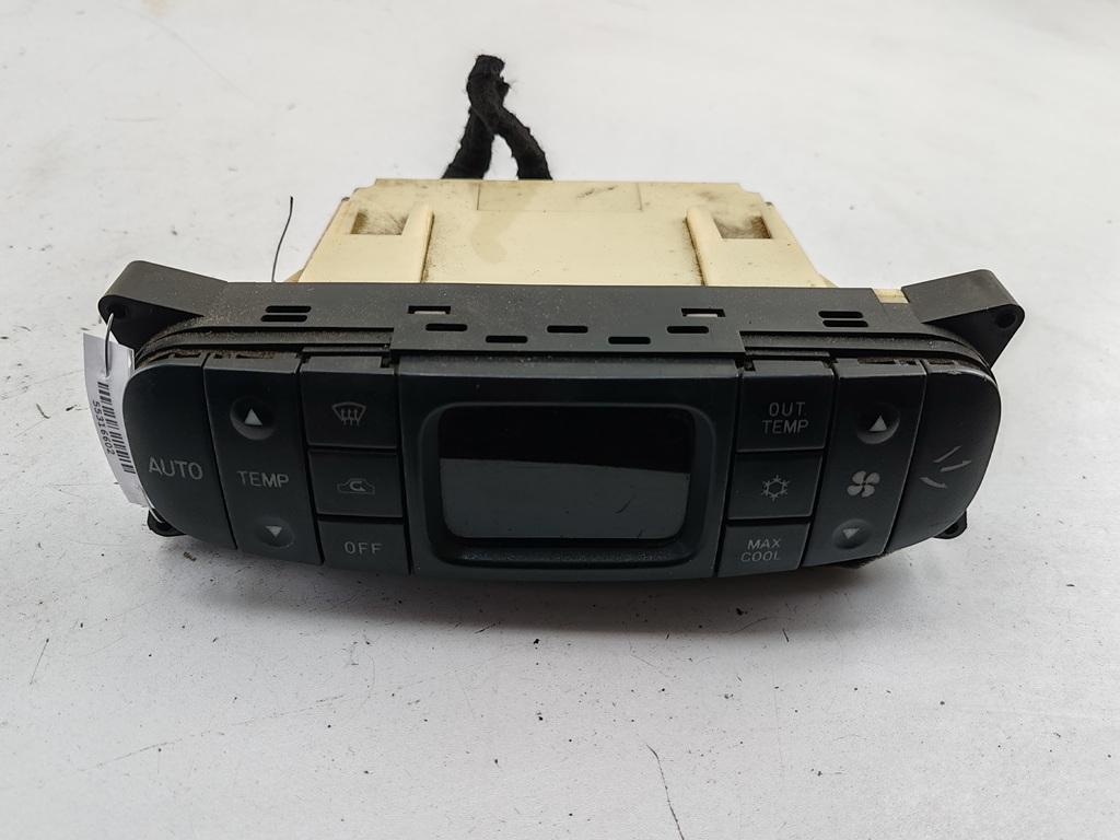 блок управления печки / климат-контроля Mitsubishi Carisma 1998, 1.8 л., бензин, АКПП, зелёный, седан, MR398016