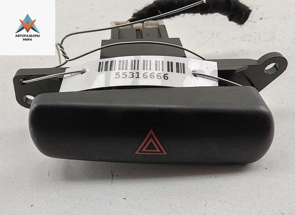 кнопка аварийной сигнализации Mitsubishi Carisma 1 поколение 1998, 1.8 л., бензин, АКПП, зелёный, седан, MR114083 - фото №1