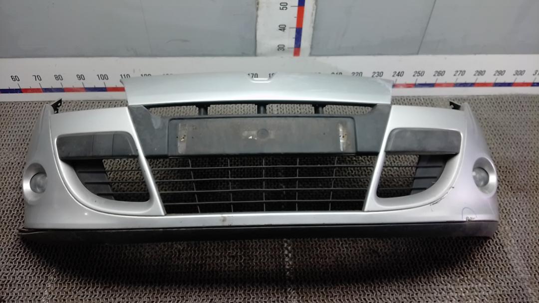 бампер передний Renault Megane 3 поколение 2009, 1.5 л., дизель, МКПП, хетчбэк 5 дв. - фото №1