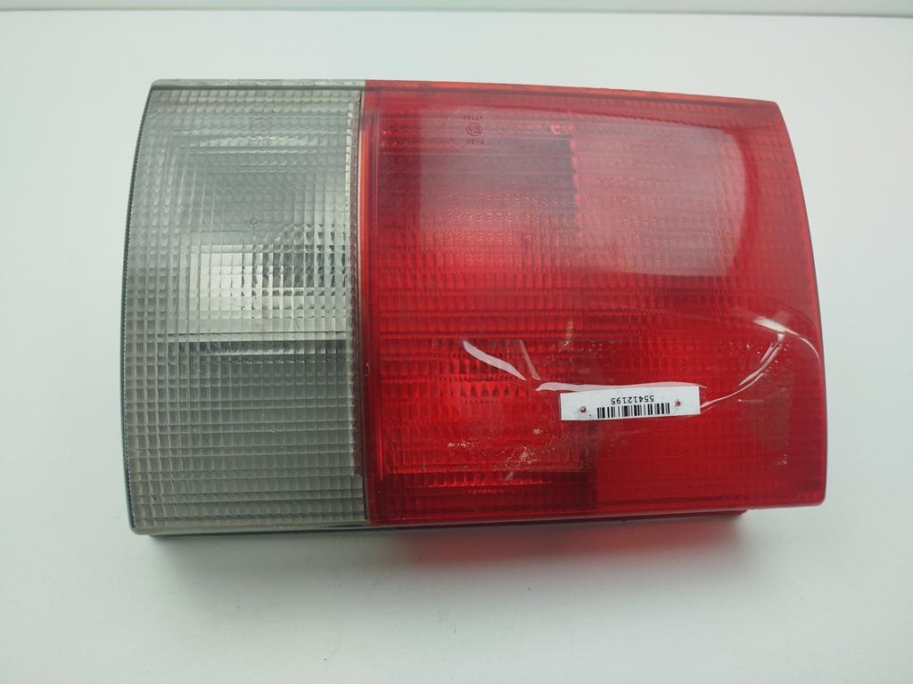 фонарь крышки багажника левый Audi 80 8C/B4 1993, 2.0 л., бензин, МКПП, зелёный, седан, 8A0945093J - фото №1