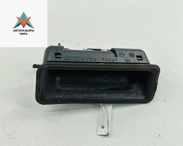 кнопка открытия багажника BMW 3 серия E90/E91/E92/E93 2006, 3.0 л., дизель, АКПП, чёрный, седан, 7118158 - фото №1