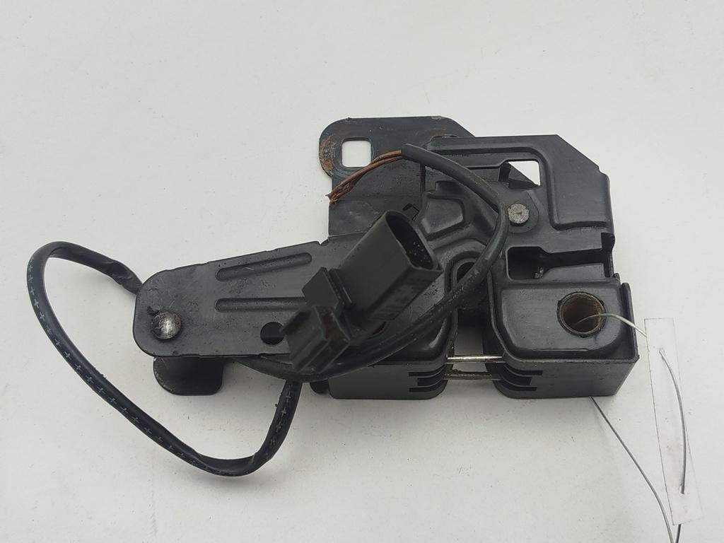 замок капота Audi A6 C6 2005, 2.4 л., бензин, АКПП, серый, универсал, 4F0823509A