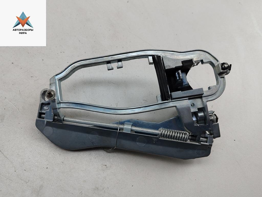 Корпус (держатель) ручки двери передней правой BMW X5 E53 2002, 4.6 л., бензин, АКПП, чёрный, внедорожник 5 дв., 37682 - фото №1