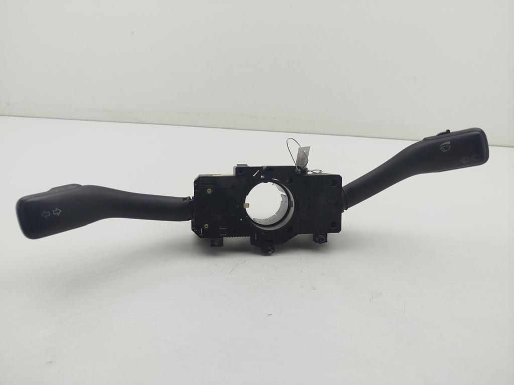 переключатель подрулевой Volkswagen Passat B5 1997, 1.8 л., бензин, МКПП, красный, универсал, 8L0953513