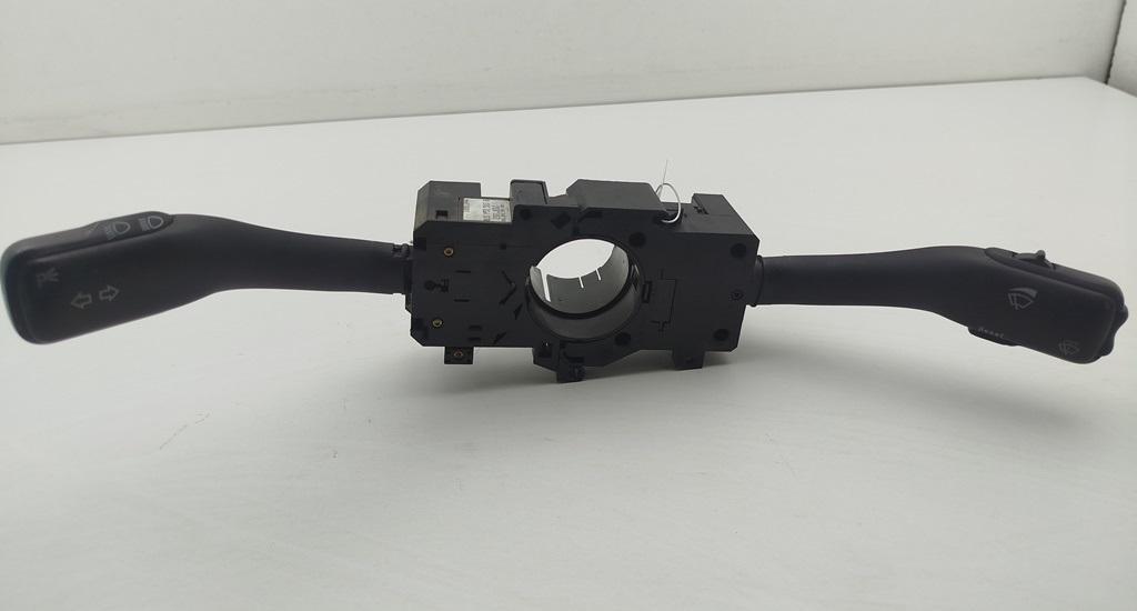 переключатель подрулевой Volkswagen Passat B5 1998, 1.6 л., бензин, МКПП, серый, седан, 8L0953513G