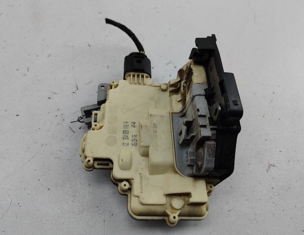 замок двери задней правой Volkswagen Passat B6 2006, 2.0 л., дизель, МКПП, серый, универсал, 3C4839016