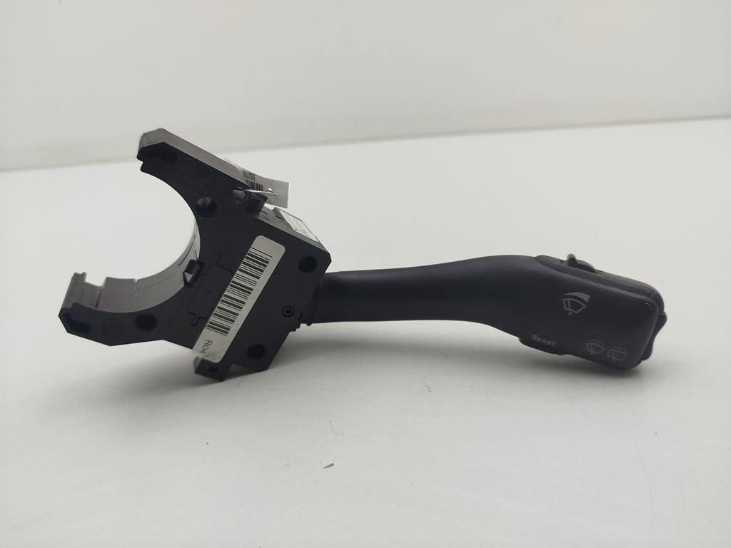 переключатель дворников Volkswagen Passat B5+ (GP) 2004, 1.9 л., дизель, МКПП, серый, универсал, 4B0953503H