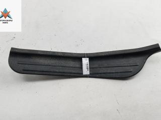 Накладка на порог внутренняя (салона) Mitsubishi Carisma 1 поколение 1998, 1.8 л., бензин, АКПП, зелёный, седан, MB947233