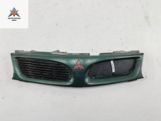 решетка радиатора Mitsubishi Carisma 1 поколение 1998, зелёный, седан, MB944763