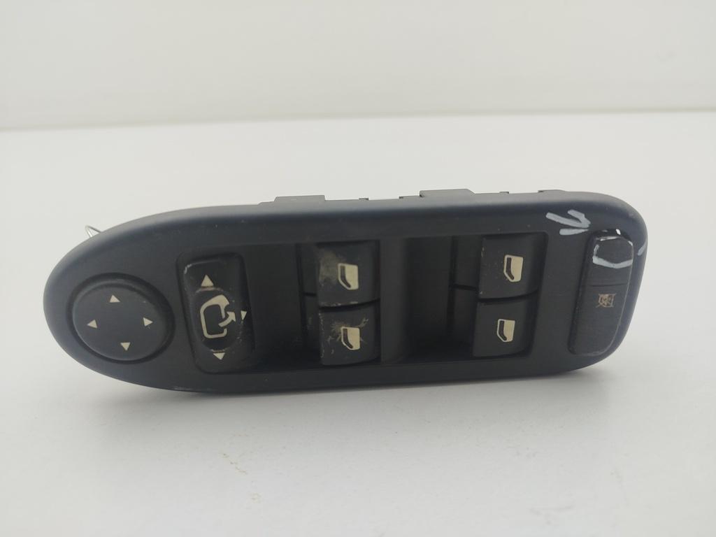 блок управления стеклоподъемниками Citroen C5 2005, 2.0 л., дизель, МКПП, чёрный, универсал, 96514299