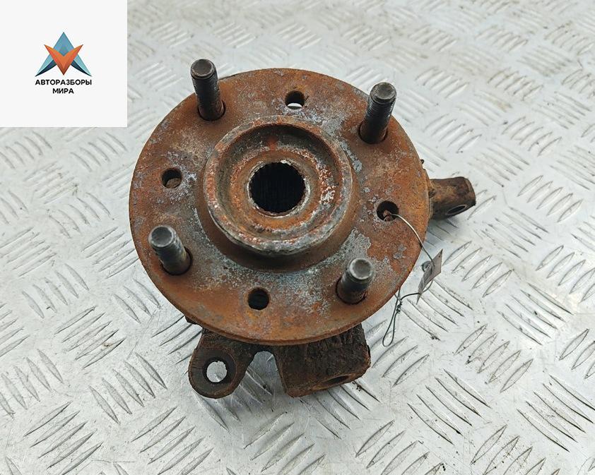 ступица передняя левая Mitsubishi Carisma 1 поколение 1998, 1.8 л., бензин, АКПП, зелёный, седан - фото №1