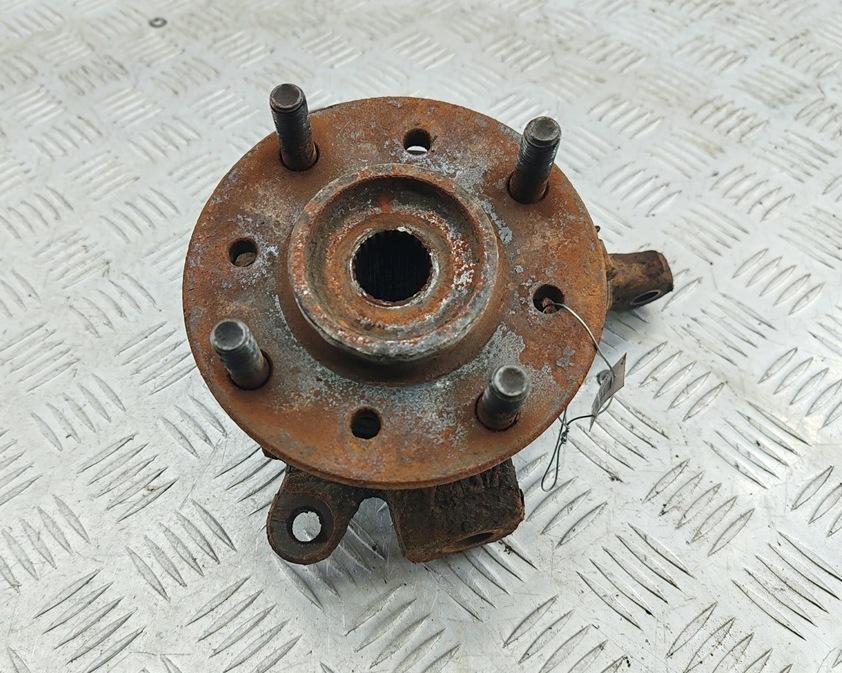 ступица передняя левая Mitsubishi Carisma 1 поколение 1998, 1.8 л., бензин, АКПП, зелёный, седан - фото №1