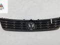решетка радиатора Volkswagen Passat B5 1999, зелёный, универсал, 3B0853653C - фото №3