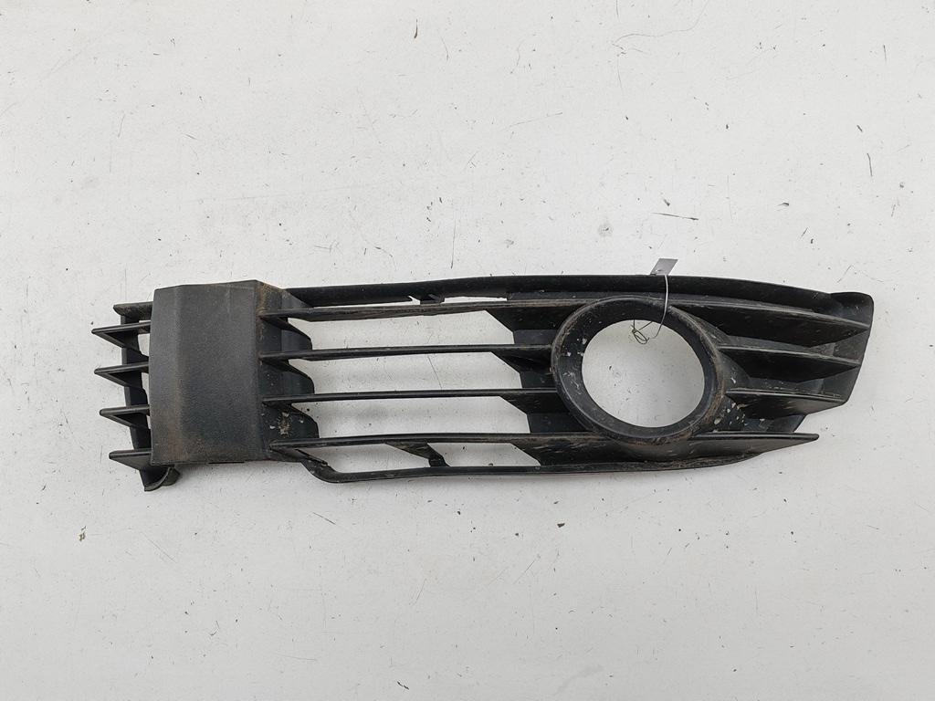 рамка фары противотуманной левой Volkswagen Passat B5+ (GP) 2004, 1.9 л., дизель, МКПП, чёрный, универсал