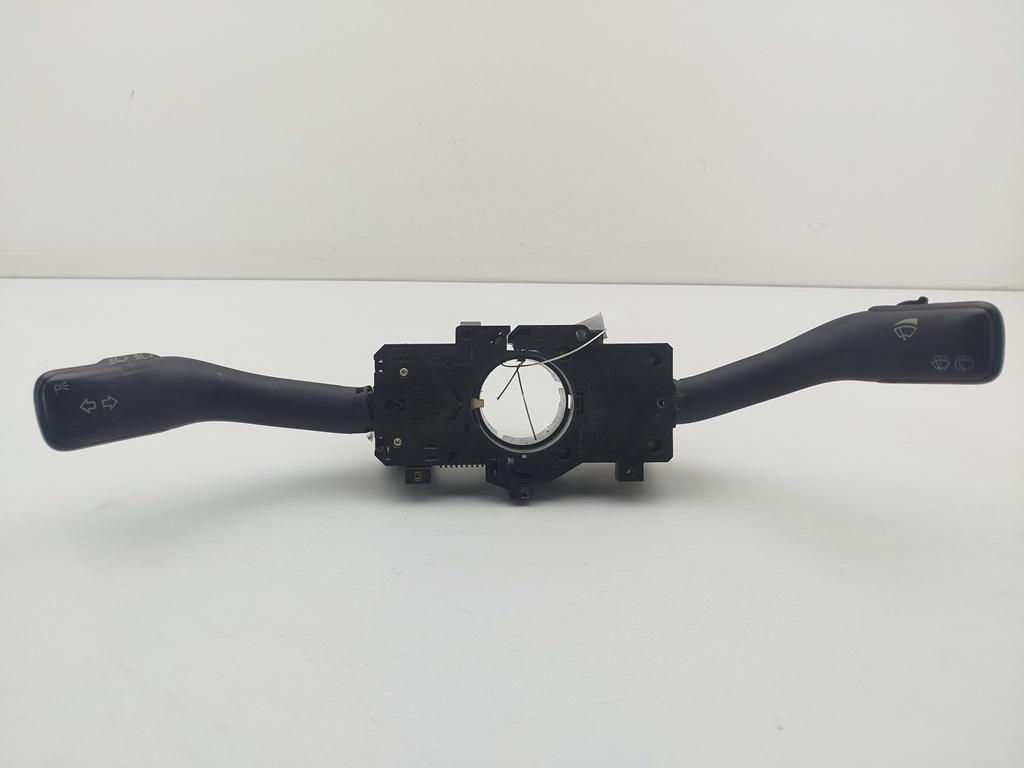 переключатель подрулевой Volkswagen Passat B5 1997, 1.6 л., бензин, МКПП, синий, универсал, 8L0953513