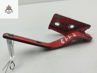 петля капота правая Volkswagen Golf 3 поколение 1997, красный, хетчбэк 3 дв., 1H0823302A