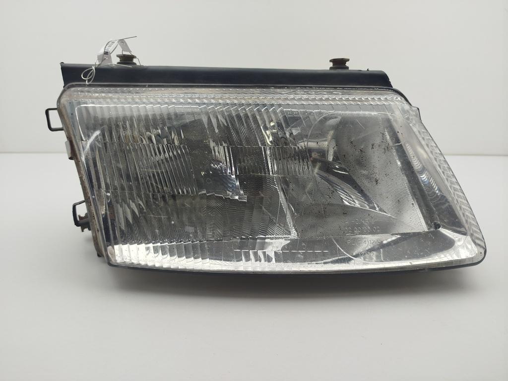 фара правая Volkswagen Passat B5 1997, 1.8 л., бензин, МКПП, красный, универсал, 441-1125R