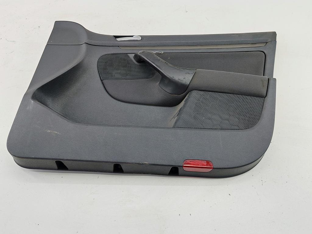 обшивка двери передняя правая Volkswagen Golf 5 поколение 2004, 2.0 л., дизель, МКПП, чёрный, хетчбэк 5 дв., 1K4867134 - фото №1
