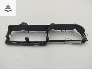 Корпус (держатель) ручки двери передней левой Volkswagen Passat B5 [рестайлинг] 2004, 1.6 л., бензин, МКПП, серый, универсал, 3B1867179C