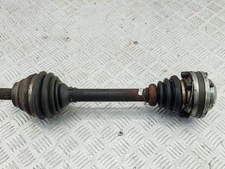 полуось передняя левая (приводной вал, ШРУС) Volkswagen Passat B6 2006, 2.0 л., дизель, МКПП, серый, универсал