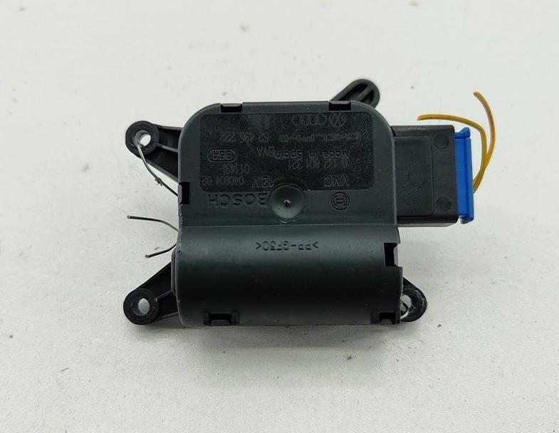 моторчик заслонки печки Volkswagen Touareg 1 поколение 2005, 2.5 л., дизель, АКПП, чёрный, внедорожник 5 дв., 0132801321 - фото №1
