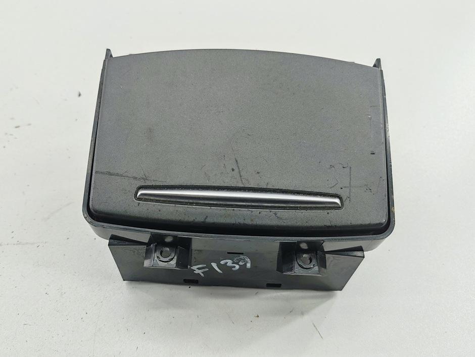 подстаканник Audi A6 C6 2005, 2.4 л., бензин, АКПП, серый, универсал, 4F1862533