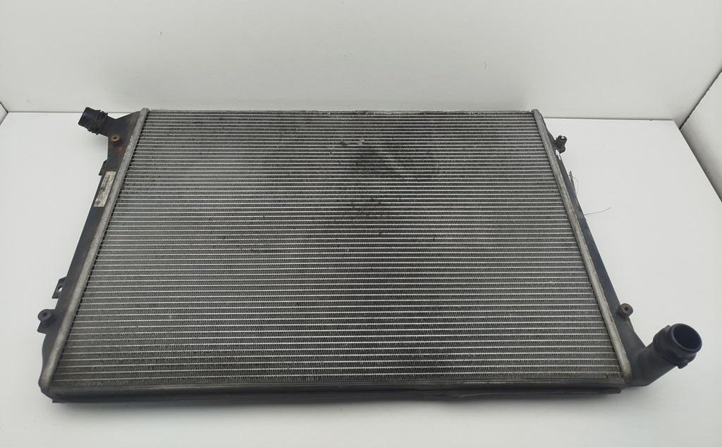 радиатор охлаждения Skoda Octavia mk2 (A5 1Z) 2008, 2.0 л., дизель, МКПП, красный, универсал, 1K0121251BL