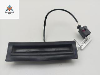 кнопка открытия багажника Volkswagen Passat B5 [рестайлинг] 2003, 2.0 л., бензин, МКПП, чёрный, универсал, 3B9827566D