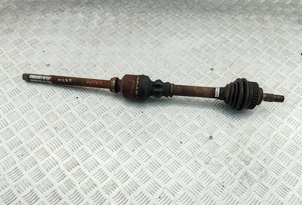 полуось передняя правая (приводной вал, ШРУС) Citroen Xsara Picasso 1 поколение 2001, 1.8 л., бензин, МКПП, серый, минивэн - фото №1