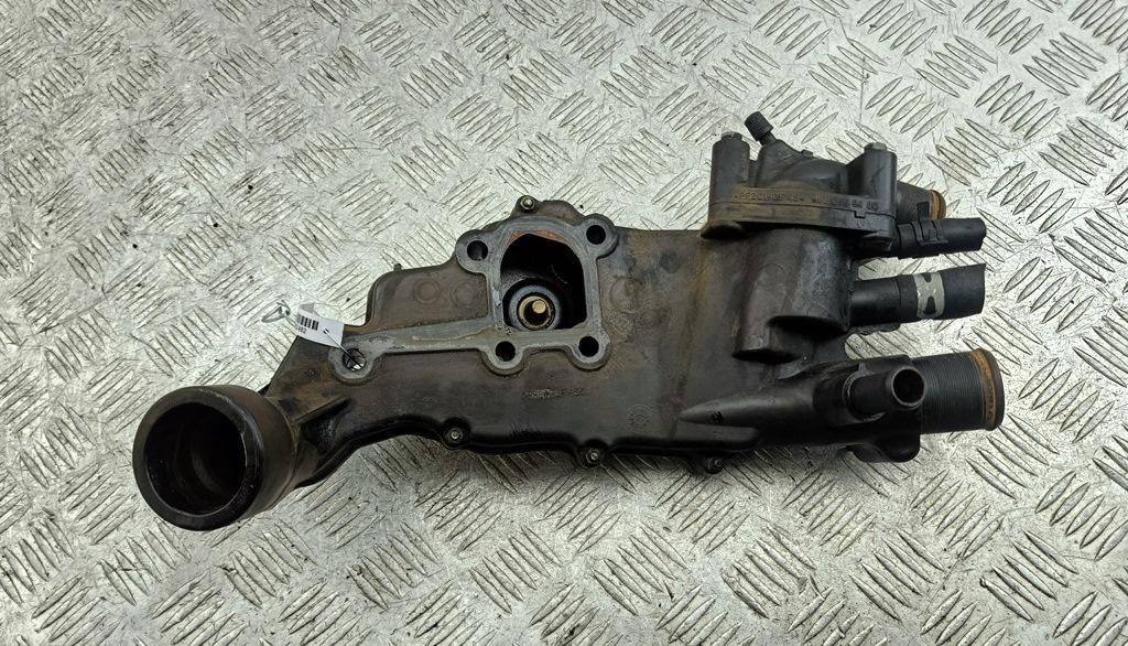 корпус термостата Peugeot 607 1 поколение 2002, 2.2 л., дизель, МКПП, серый, седан, 9643212480 - фото №1