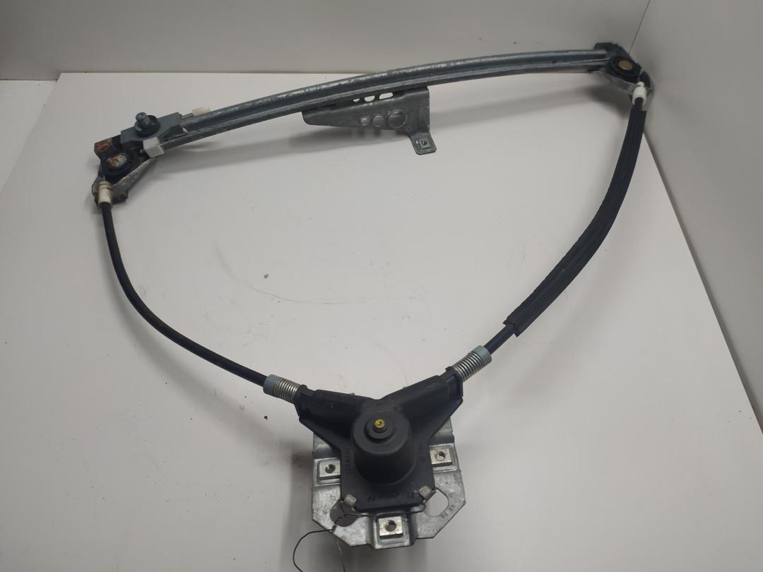 стеклоподъемник передний правый Audi 80 B4 1991, 2.0 л., бензин, МКПП, красный, седан, 893837400