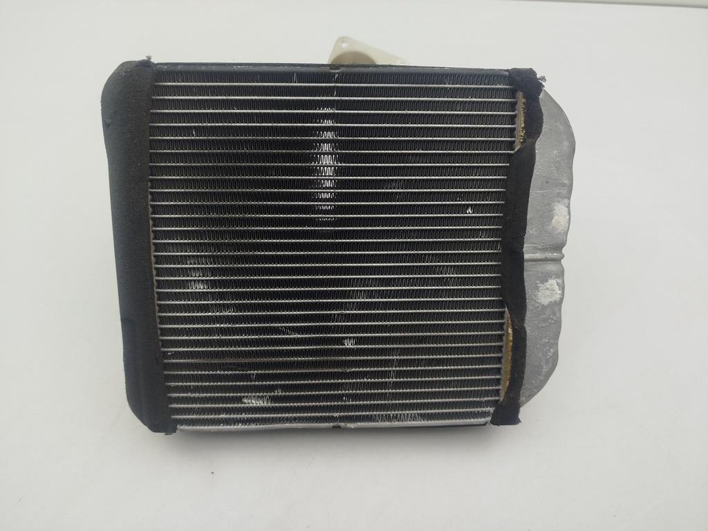 радиатор отопителя (печки) Mitsubishi Carisma 1998, 1.8 л., бензин, АКПП, зелёный, седан