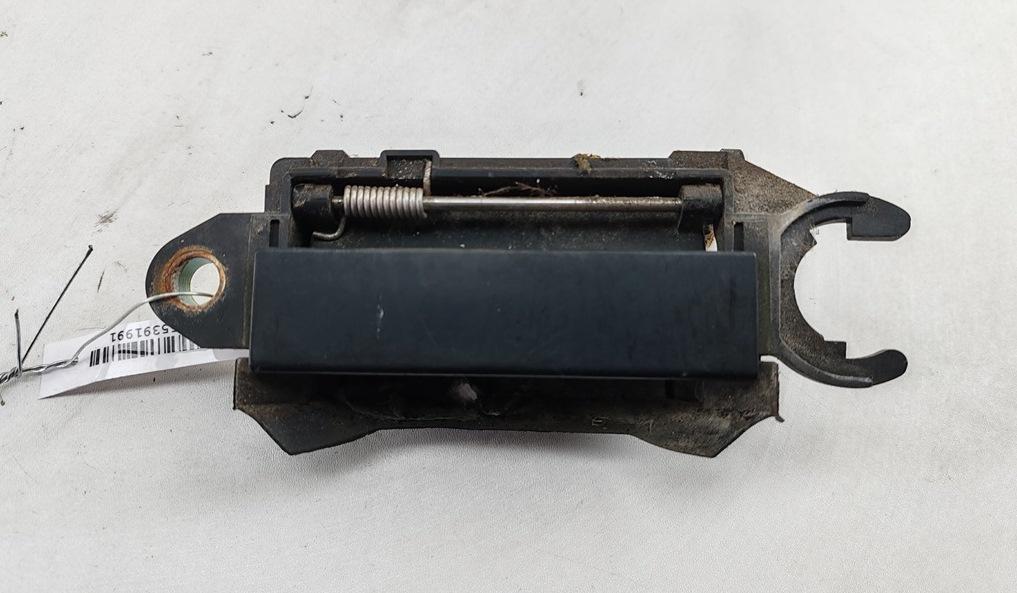 ручка наружная передняя левая Audi 80 8C/B4 1992, 2.0 л., бензин, МКПП, серый, седан, 4A0837205 - фото №1