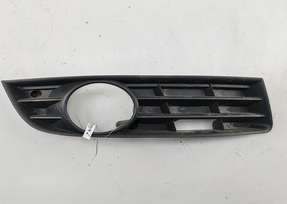 заглушка (решетка) в бампер Volkswagen Passat B6 2006, 2.0 л., дизель, МКПП, серый, универсал, 3C0853666A