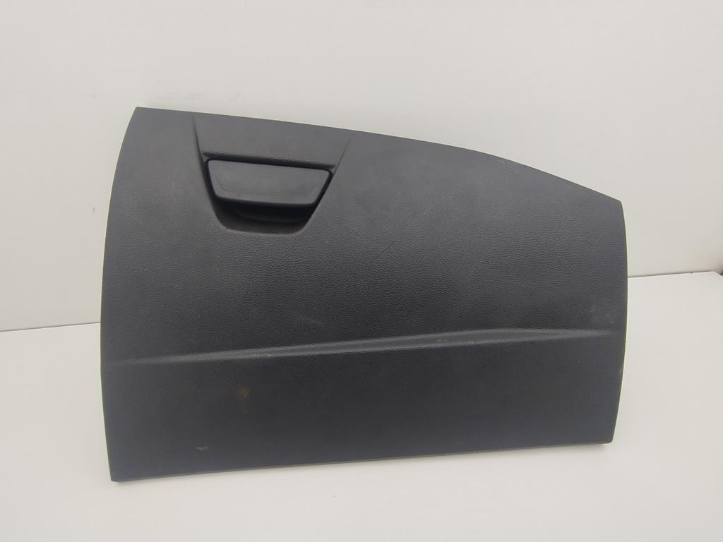 бардачок Ford Focus 3 поколение 2013, 1.0 л., бензин, МКПП, чёрный, хетчбэк 5 дв., BM5XA06024 - фото №1