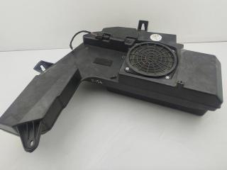 сабвуфер Audi A4 B7 2007, 2.0 л., дизель, МКПП, чёрный, универсал, 8E9035382D
