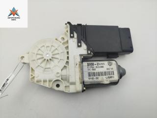 моторчик стеклоподъемника передний левый Volkswagen Golf 4 поколение 2000, 1.4 л., МКПП, хетчбэк 5 дв., 101430203