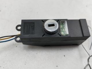 кнопка (выключатель) Volkswagen Touareg 1 поколение 2005, 2.5 л., дизель, АКПП, чёрный, внедорожник 5 дв., 7L6919211