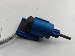 Датчик (включатель) стоп-сигнала Volkswagen Passat B5+ (GP) 2005, 1.6 л., бензин, МКПП, серый, универсал, 1J0927189E