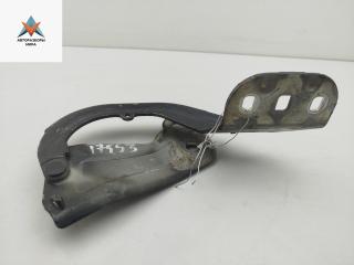 петля капота правая Ford Focus 3 поколение 2013, чёрный, хетчбэк 5 дв., BM51A16800AD