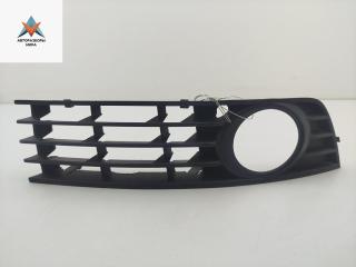 рамка фары противотуманной правой Audi A4 B6 2004, 3.0 л., бензин, АКПП, чёрный, универсал, 8E0807682A