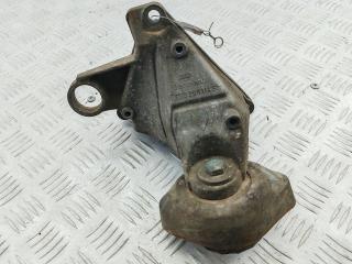 кронштейн КПП Volkswagen Passat B5 1997, 1.6 л., бензин, МКПП, синий, универсал, 8D0399114S