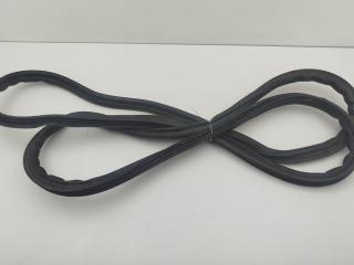 Уплотнитель крышки (двери) багажника Volkswagen Passat B6 2006, 1.6 л., бензин, МКПП, синий, универсал, 3C9827765A