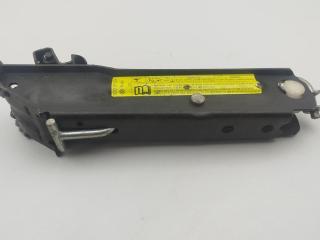 домкрат Volkswagen Passat B6 2006, 1.6 л., бензин, МКПП, синий, универсал, 3C0011031B