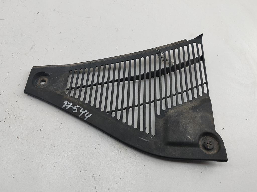 накладка декоративная Volkswagen Touareg 1 поколение 2005, 2.5 л., дизель, АКПП, чёрный, внедорожник 5 дв., 7L6819730D - фото №1