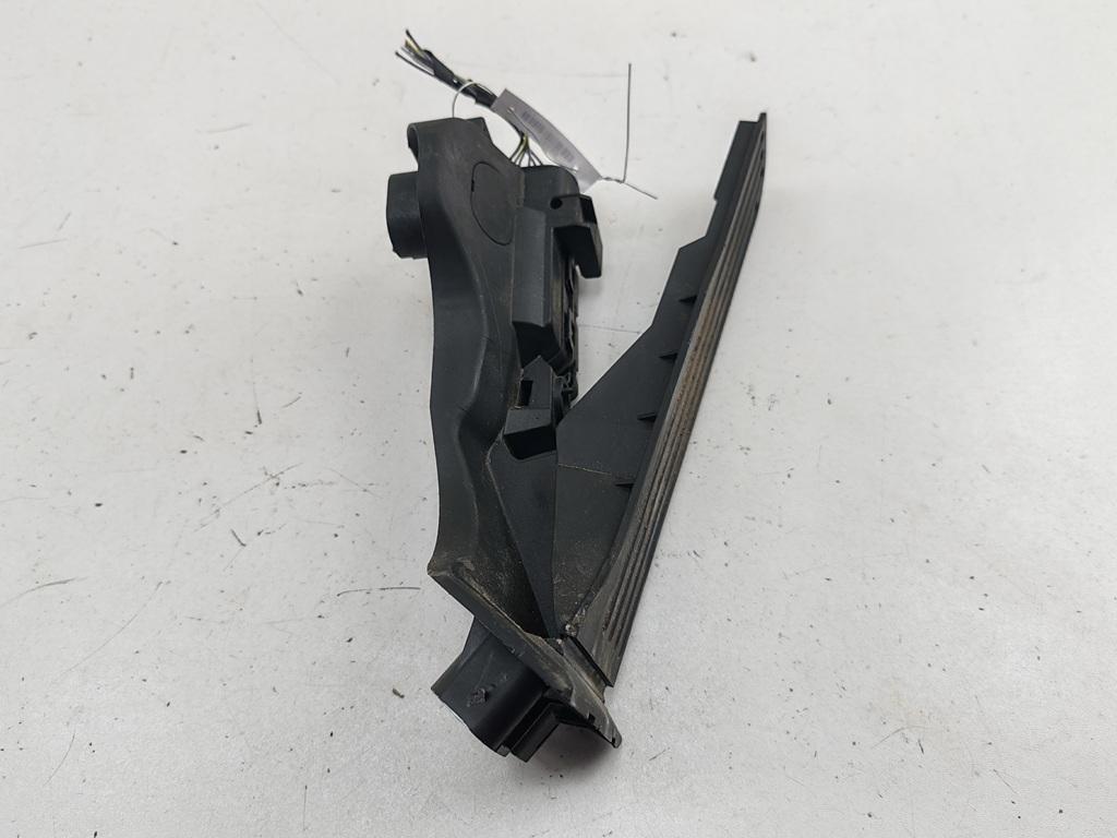 педаль Volkswagen Passat B6 2007, 1.9 л., дизель, МКПП, чёрный, универсал, 01094602