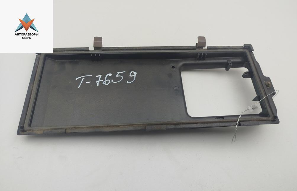корпус салонного фильтра Audi 80 8C/B4 1992, 2.0 л., бензин, МКПП, серый, седан, 893819441A - фото №1
