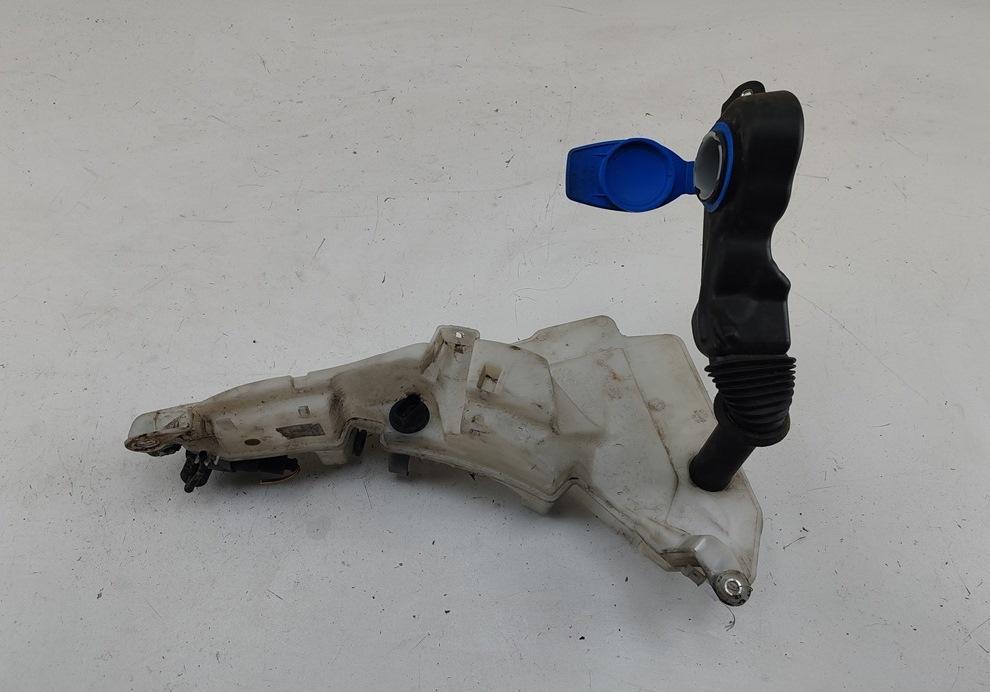 бачок омывателя Audi A6 C6 2005, 2.4 л., бензин, универсал, 4F0955453