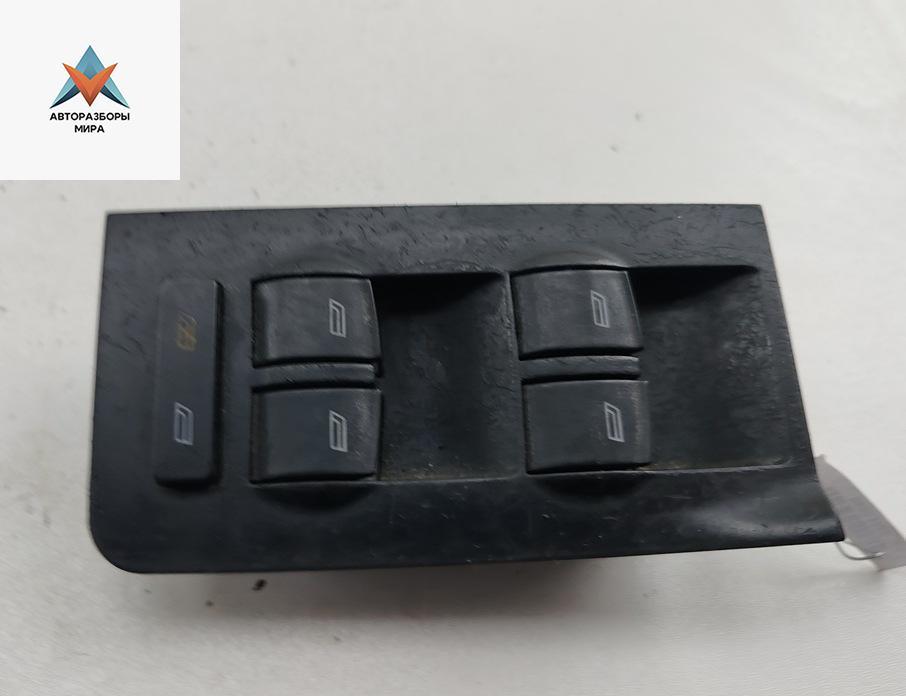 кнопка стеклоподъемника переднего левого Audi A6 4B/C5 1998, 2.4 л., бензин, АКПП, чёрный, универсал, 4B1950521 - фото №1